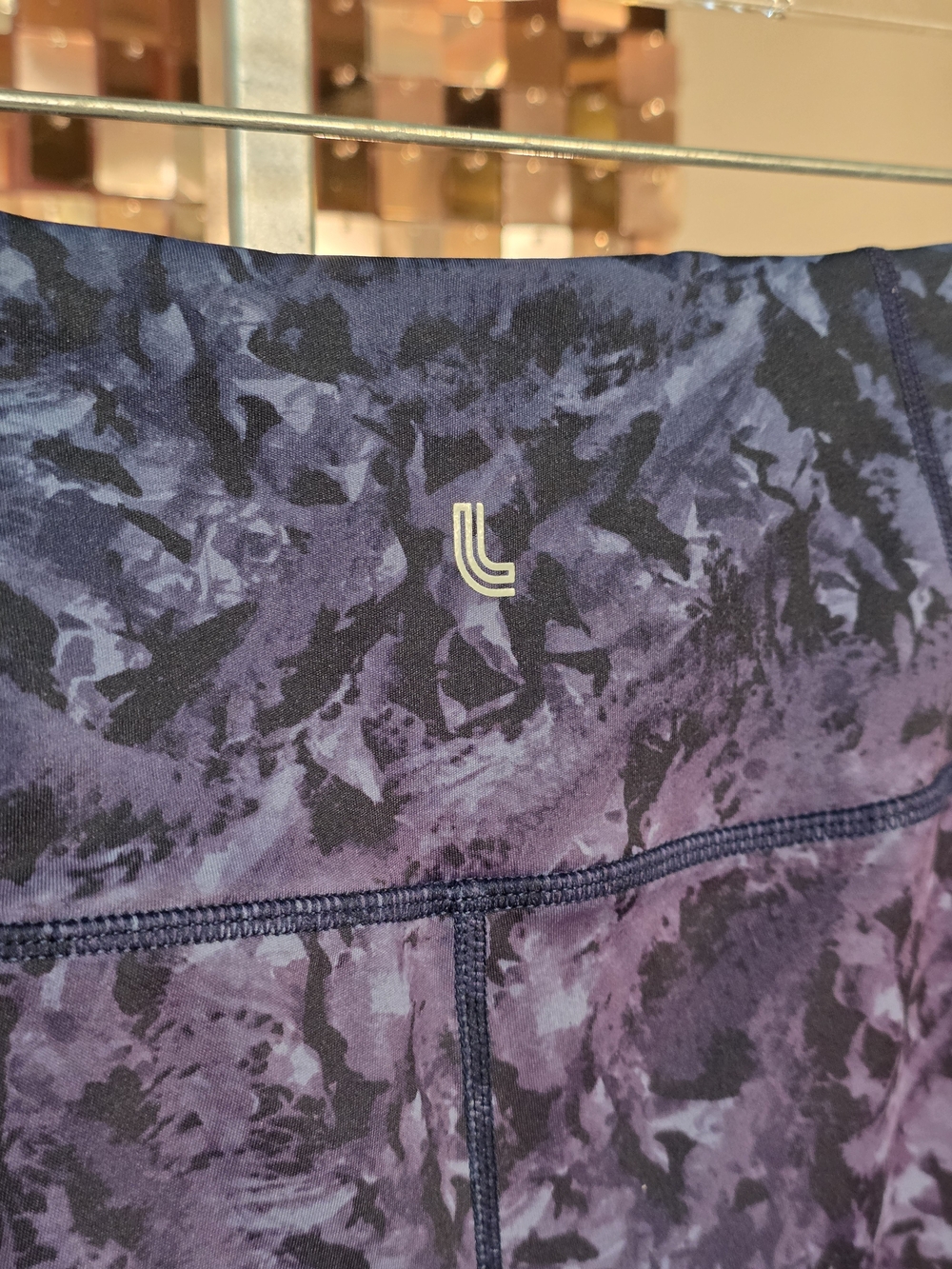 Lolë Abstract Print Athletic Leggings | Tonal Camo Yoga Pants | Size M - Picture 4 of 5